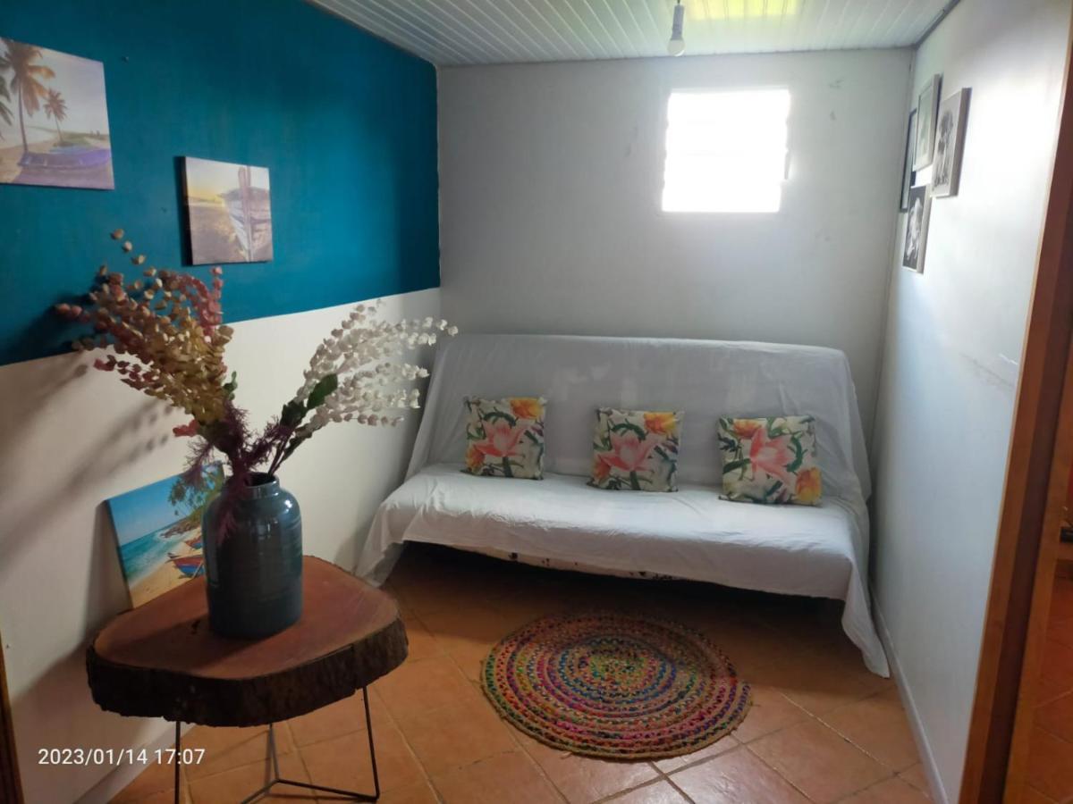 Douceur Des Hauteurs Bas De Villa, Piscine Privee Сен-Лу Екстериор снимка